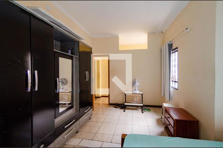 Casa à venda com 350m², 4 quartos e 2 vagas Casa à venda com 350m², 4 quartos e 2 vagasSuíte 1