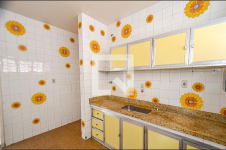 Casa à venda com 268m², 3 quartos e 2 vagas Casa à venda com 268m², 3 quartos e 2 vagasCozinha