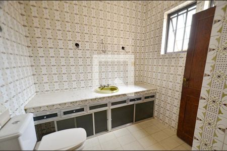 Casa à venda com 268m², 3 quartos e 2 vagas Casa à venda com 268m², 3 quartos e 2 vagasBanheiro suite