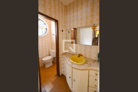 Casa à venda com 268m², 3 quartos e 2 vagas Casa à venda com 268m², 3 quartos e 2 vagasLavabo