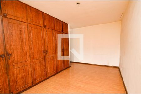 Casa à venda com 268m², 3 quartos e 2 vagas Casa à venda com 268m², 3 quartos e 2 vagasQuarto2