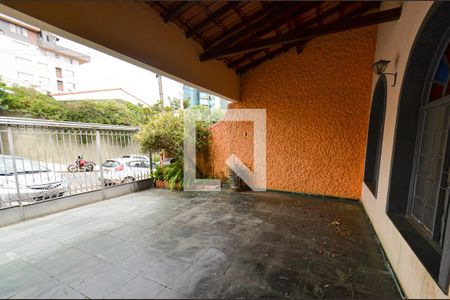 Casa à venda com 268m², 3 quartos e 2 vagas Casa à venda com 268m², 3 quartos e 2 vagasÁrea comum