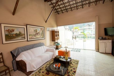 Casa de condomínio à venda com 255m², 3 quartos e 1 vagaSala Gourmet
