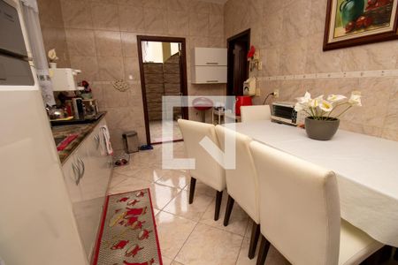 Casa de condomínio à venda com 255m², 3 quartos e 1 vagaCozinha