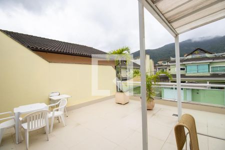 Casa de condomínio à venda com 255m², 3 quartos e 1 vagaCobertura 