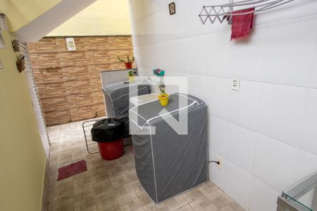 Casa de condomínio à venda com 255m², 3 quartos e 1 vagaÁrea de Serviço