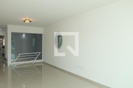 Sala de casa à venda com 3 quartos, 180m² em Jardim Norma, São Paulo