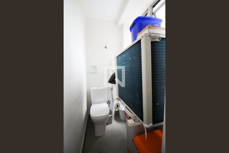 Apartamento à venda com 150m², 2 quartos e 2 vagasBanheiro de serviço