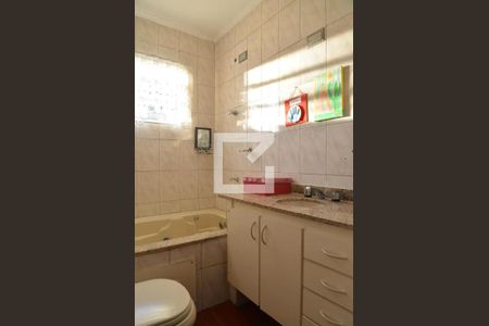 Casa à venda com 162m², 4 quartos e 2 vagasBanheiro da Suíte