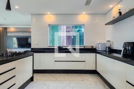 Casa à venda com 366m², 3 quartos e 8 vagasCozinha