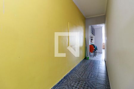 Corredor de casa para alugar com 3 quartos, 75m² em Parque Maria Helena, São Paulo
