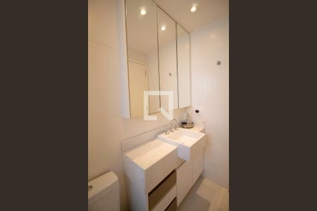 Apartamento à venda com 89m², 2 quartos e 2 vagas Apartamento à venda com 89m², 2 quartos e 2 vagasBanheiro da Suíte