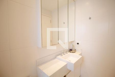 Apartamento à venda com 89m², 2 quartos e 2 vagas Apartamento à venda com 89m², 2 quartos e 2 vagasBanheiro da Suíte