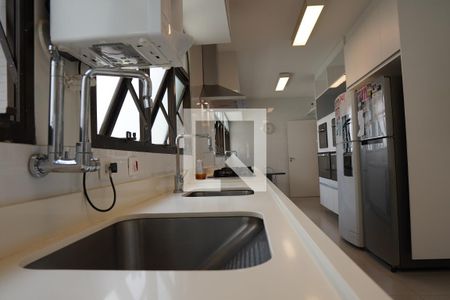 Apartamento à venda com 300m², 6 quartos e 4 vagasCozinha