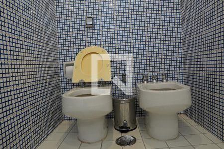 Apartamento à venda com 300m², 6 quartos e 4 vagasBanheiro da Suite 2 