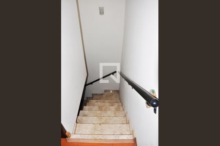 Casa de condomínio à venda com 121m², 2 quartos e 2 vagasDetalhe - Escada Quartos