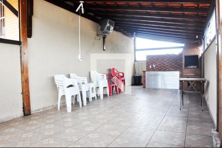 Casa de condomínio à venda com 121m², 2 quartos e 2 vagasÁrea comum - Churrasqueira