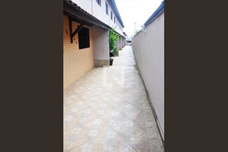 Casa de condomínio à venda com 121m², 2 quartos e 2 vagasCorredor Externo