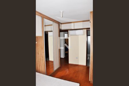 Casa de condomínio à venda com 121m², 2 quartos e 2 vagasDetalhe - Quarto 01 e Suíte