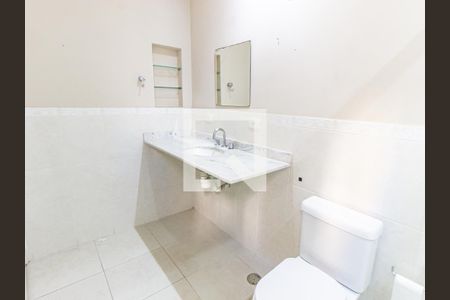 Casa à venda com 115m², 2 quartos e sem vaga Casa à venda com 115m², 2 quartos e sem vagaBanheiro da Suíte