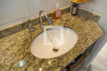 Apartamento à venda com 70m², 2 quartos e 1 vagaBanheiro da Suíte - Pia