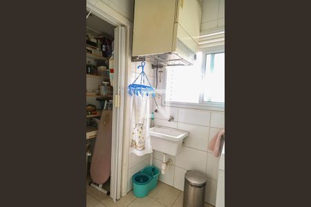 Apartamento à venda com 70m², 2 quartos e 1 vagaÁrea de Serviço