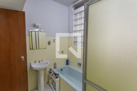 Apartamento à venda com 130m², 4 quartos e 1 vaga Apartamento à venda com 130m², 4 quartos e 1 vagaBanheiro Social