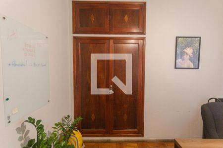 Apartamento à venda com 130m², 4 quartos e 1 vaga Apartamento à venda com 130m², 4 quartos e 1 vagaArmário do Quarto 4