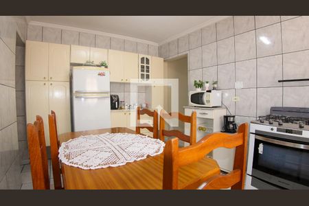 Casa à venda com 127m², 2 quartos e 3 vagas Casa à venda com 127m², 2 quartos e 3 vagasCozinha