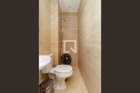 Apartamento à venda com 370m², 3 quartos e 5 vagas Apartamento à venda com 370m², 3 quartos e 5 vagasÁrea de Serviço - Banheiro