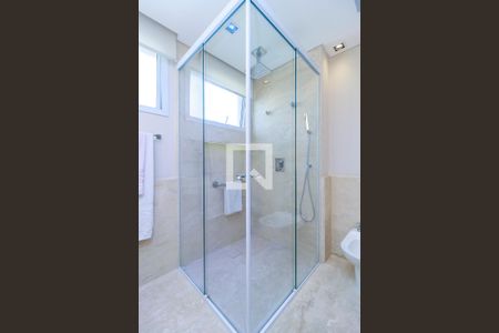 Apartamento à venda com 370m², 3 quartos e 5 vagas Apartamento à venda com 370m², 3 quartos e 5 vagasSuíte Principal - Banheiro 2