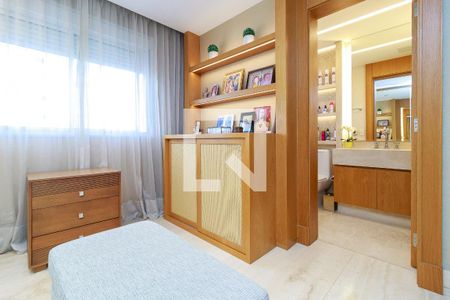 Apartamento à venda com 370m², 3 quartos e 5 vagas Apartamento à venda com 370m², 3 quartos e 5 vagasSuíte Principal - Closet