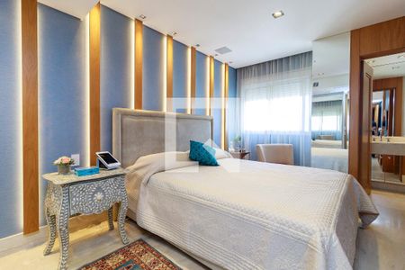 Apartamento à venda com 370m², 3 quartos e 5 vagas Apartamento à venda com 370m², 3 quartos e 5 vagasSuíte 2