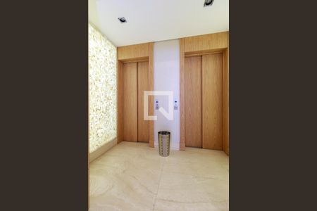 Apartamento à venda com 370m², 3 quartos e 5 vagas Apartamento à venda com 370m², 3 quartos e 5 vagasHall Privativo