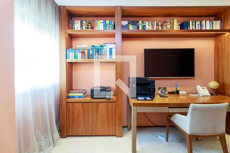 Apartamento à venda com 370m², 3 quartos e 5 vagas Apartamento à venda com 370m², 3 quartos e 5 vagasEscritório