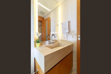 Apartamento à venda com 370m², 3 quartos e 5 vagas Apartamento à venda com 370m², 3 quartos e 5 vagasSuíte Principal - Banheiro 1