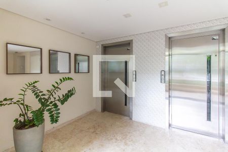 Apartamento à venda com 85m², 2 quartos e 1 vaga Apartamento à venda com 85m², 2 quartos e 1 vagaHall social