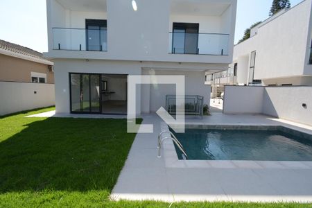 Casa de condomínio à venda com 350m², 4 quartos e 4 vagasQuintal