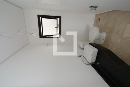 Casa de condomínio à venda com 350m², 4 quartos e 4 vagasLavabo