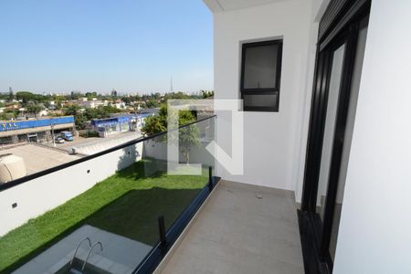 Casa de condomínio à venda com 350m², 4 quartos e 4 vagasVaranda da Suíte 3