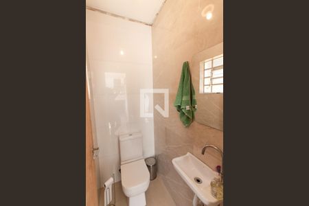 Casa à venda com 240m², 3 quartos e 3 vagasÁrea de Serviço - Lavabo 