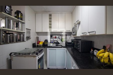 Apartamento à venda com 83m², 3 quartos e 2 vagas Apartamento à venda com 83m², 3 quartos e 2 vagasCozinha e Área de Serviço