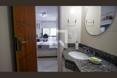 Apartamento à venda com 83m², 3 quartos e 2 vagas Apartamento à venda com 83m², 3 quartos e 2 vagasBanheiro da Suíte