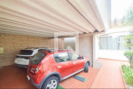 Casa à venda com 400m², 4 quartos e 3 vagas Casa à venda com 400m², 4 quartos e 3 vagasGaragem