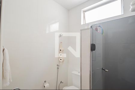 Casa à venda com 400m², 4 quartos e 3 vagas Casa à venda com 400m², 4 quartos e 3 vagasBanheiro