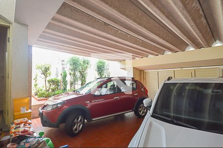 Casa à venda com 400m², 4 quartos e 3 vagas Casa à venda com 400m², 4 quartos e 3 vagasGaragem