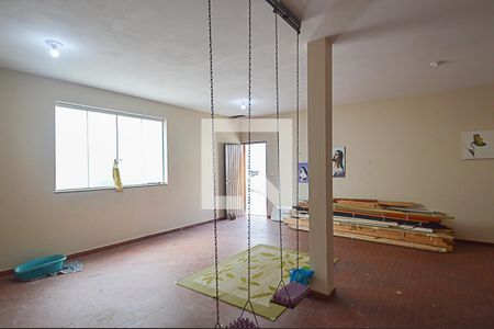 Casa à venda com 400m², 4 quartos e 3 vagas Casa à venda com 400m², 4 quartos e 3 vagasSalão de Festas