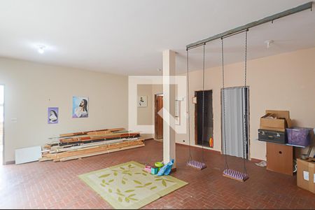 Casa à venda com 400m², 4 quartos e 3 vagas Casa à venda com 400m², 4 quartos e 3 vagasSalão de Festas