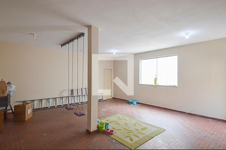 Casa à venda com 400m², 4 quartos e 3 vagas Casa à venda com 400m², 4 quartos e 3 vagasSalão de Festas