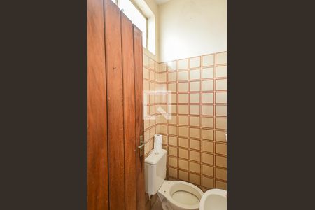 Casa à venda com 400m², 4 quartos e 3 vagas Casa à venda com 400m², 4 quartos e 3 vagasBanheiro de serviço